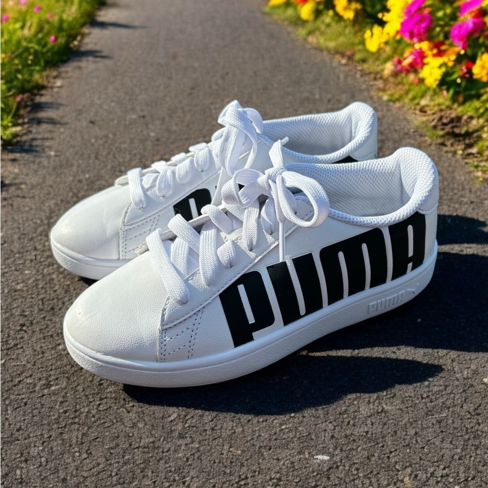 Puma Smash V2 Bold Sneaker In White Size 3.